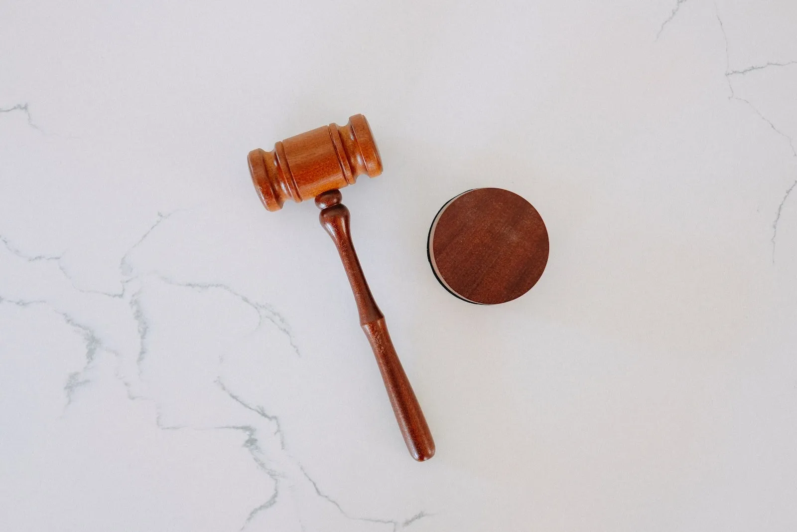 la dissolution par un tribunal