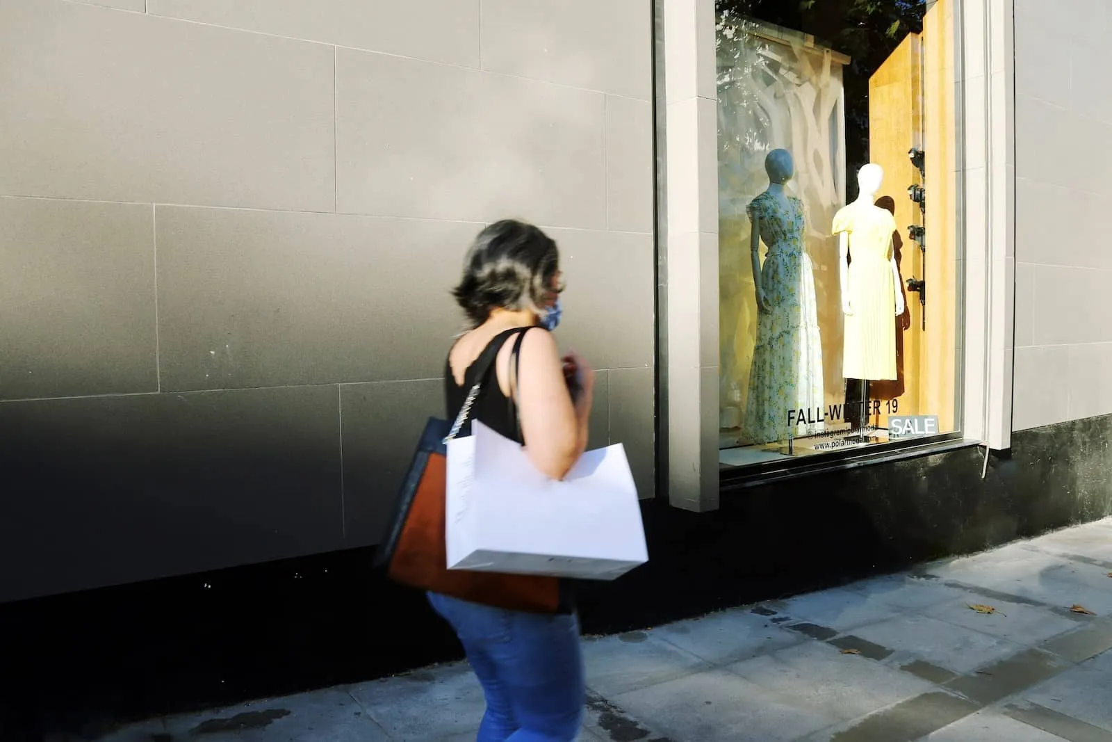 les commerces traditionnels se tournent vers la vente en ligne