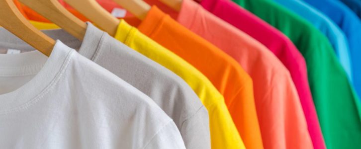 Communication textile : 3 idées de hauts pour changer du t-shirt basique