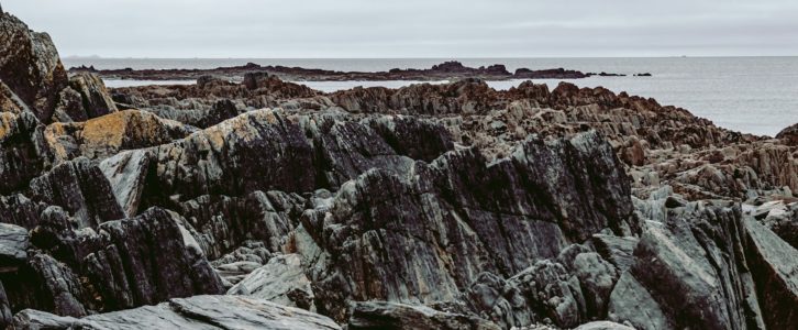 Une entreprise bretonne innovante lutte contre l’érosion des côtes